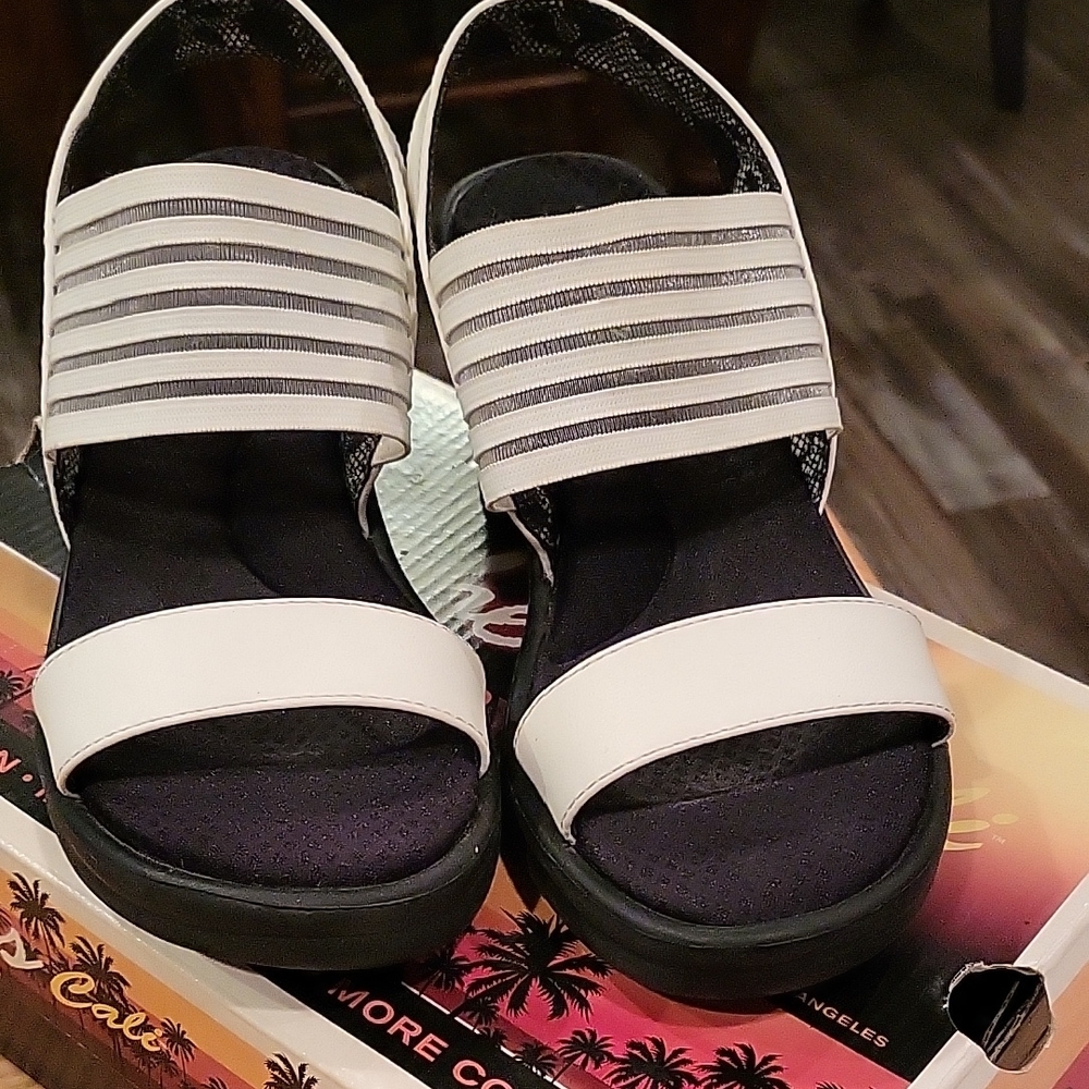 Skechers Black and White Sandals Comfortable Everyday Wear